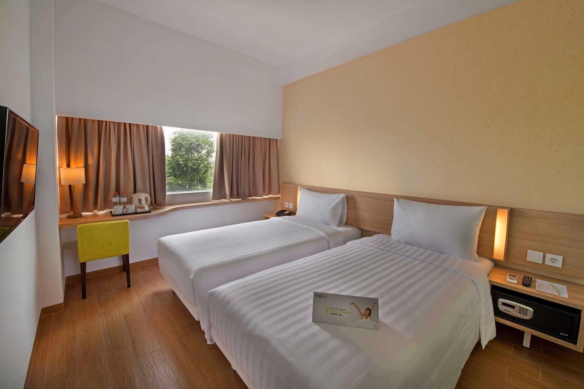 Whiz Prime Hotel Pajajaran Bogor Luaran gambar