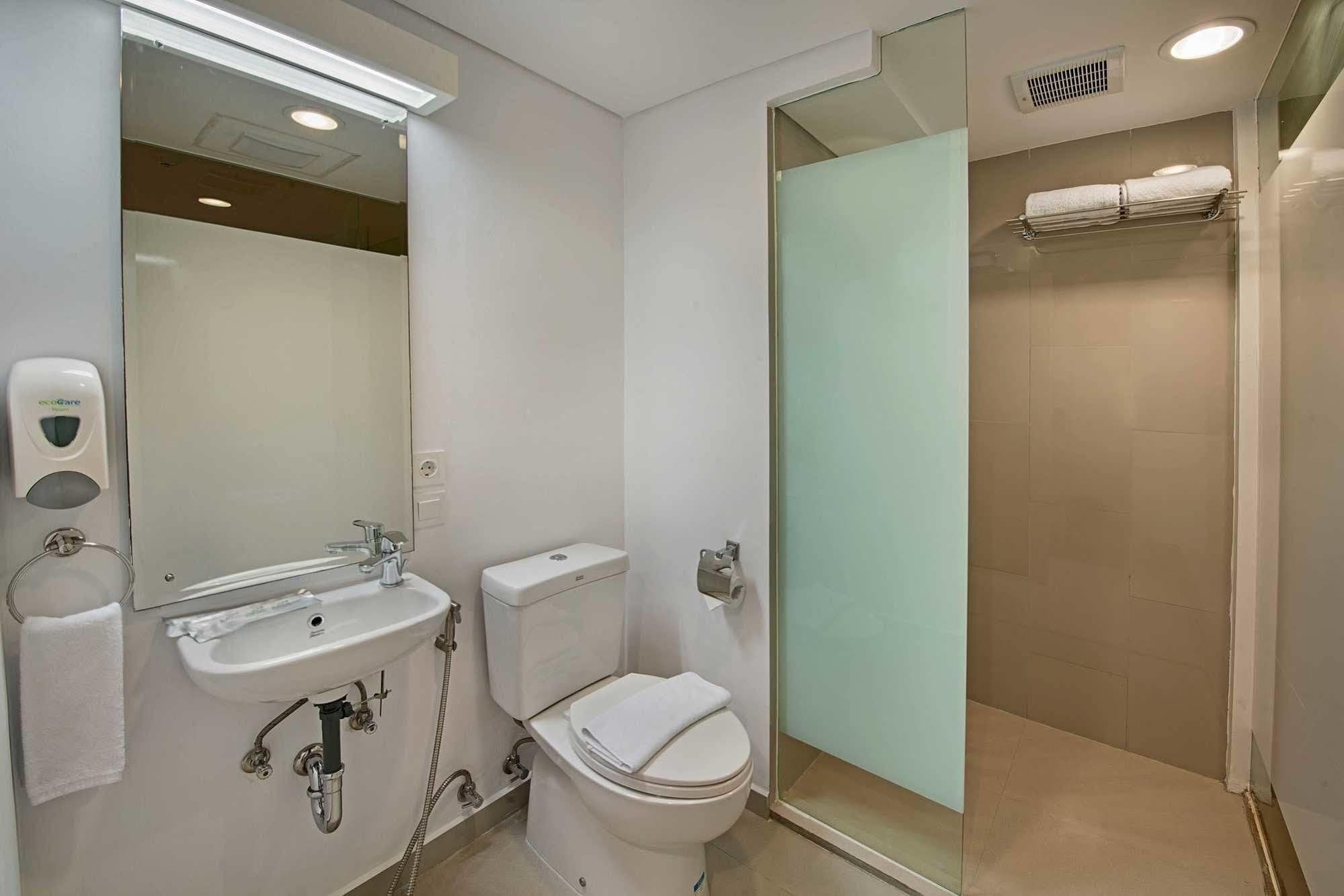 Whiz Prime Hotel Pajajaran Bogor Luaran gambar