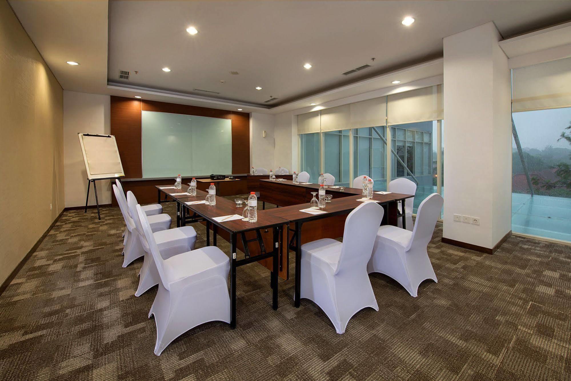 Whiz Prime Hotel Pajajaran Bogor Luaran gambar