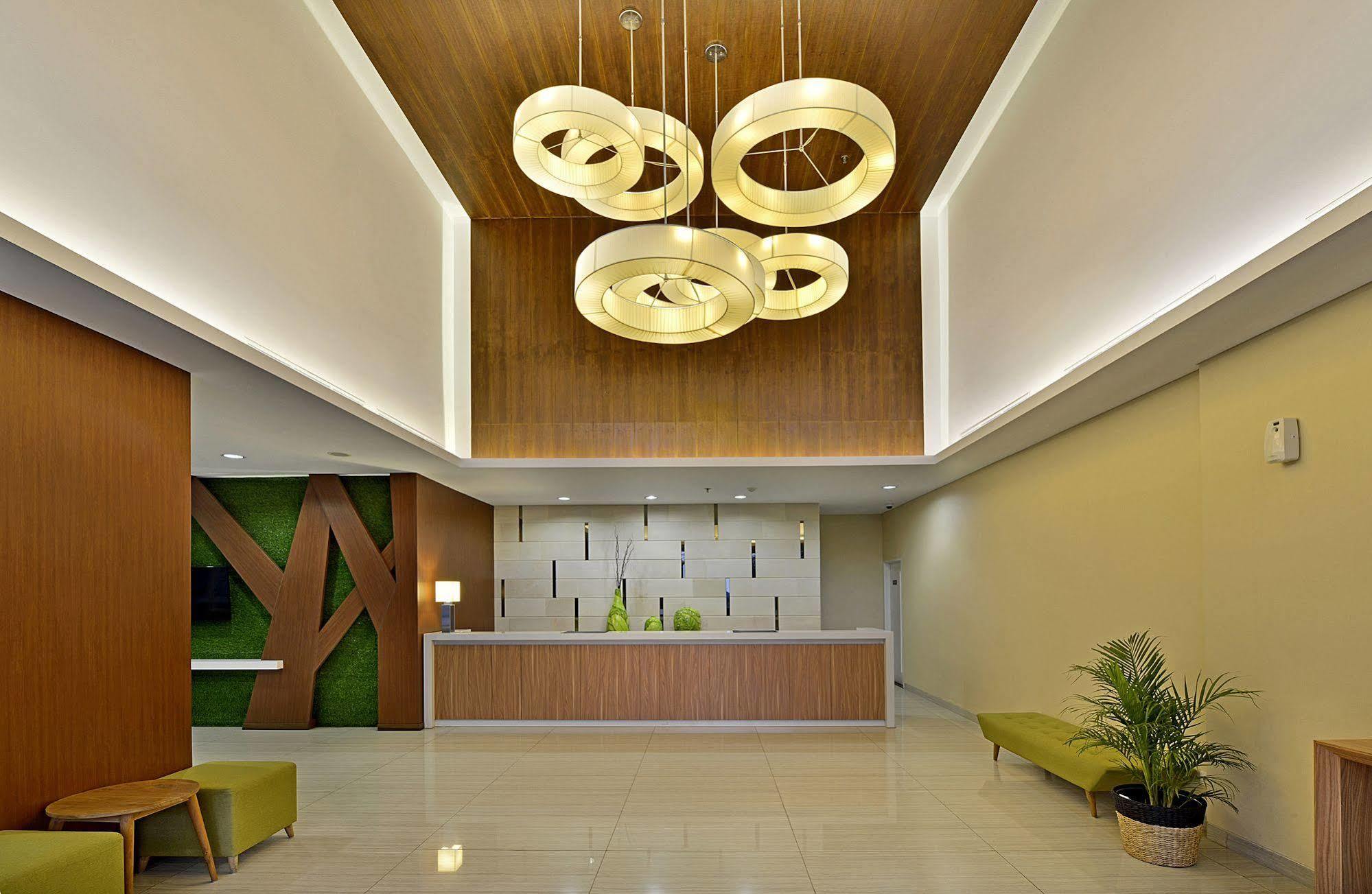 Whiz Prime Hotel Pajajaran Bogor Luaran gambar