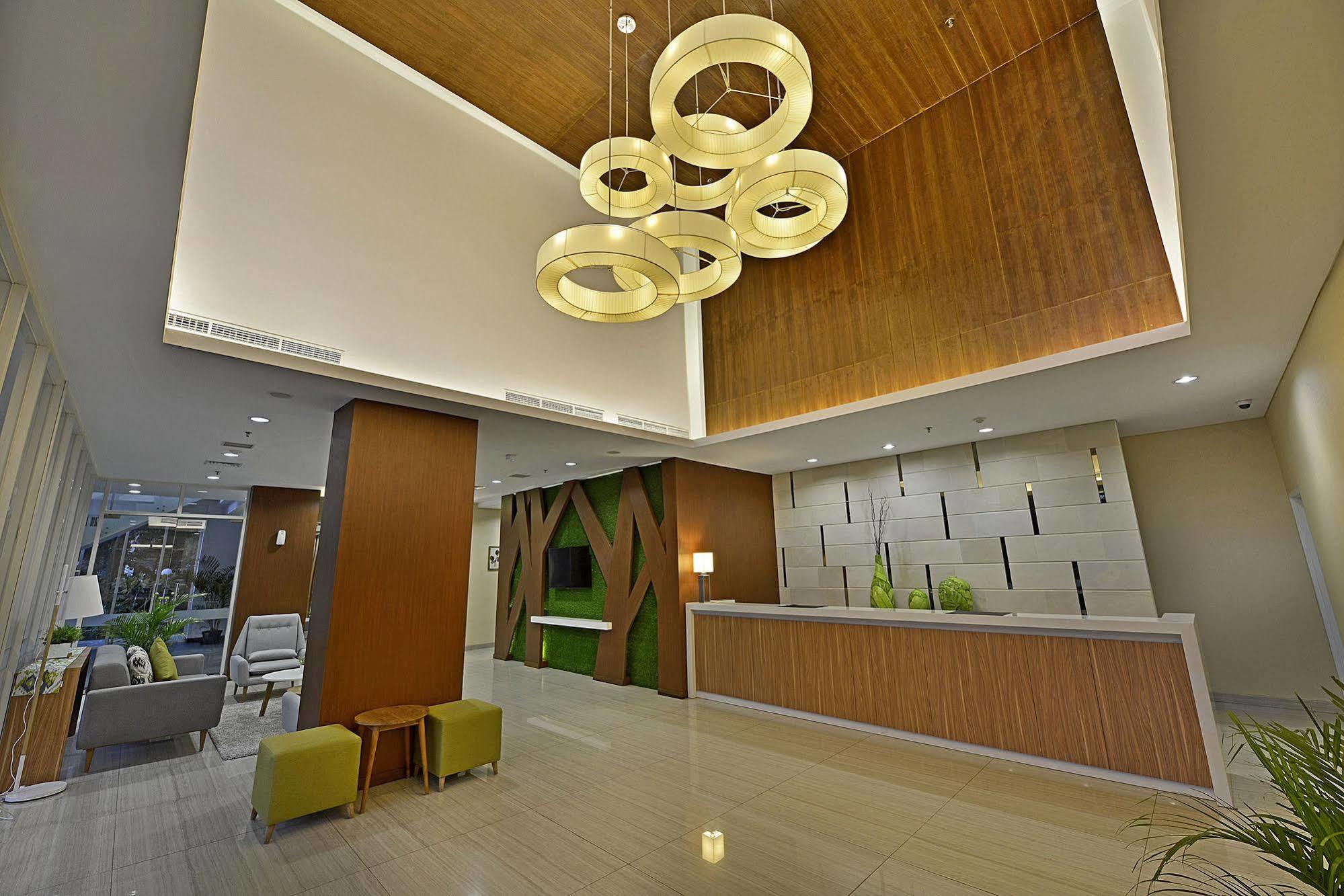 Whiz Prime Hotel Pajajaran Bogor Luaran gambar
