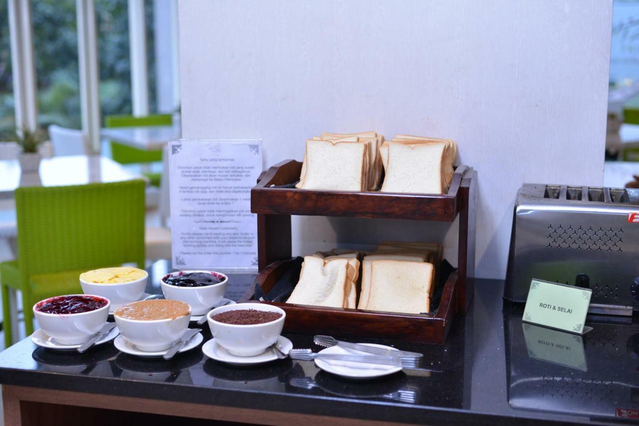 Whiz Prime Hotel Pajajaran Bogor Luaran gambar