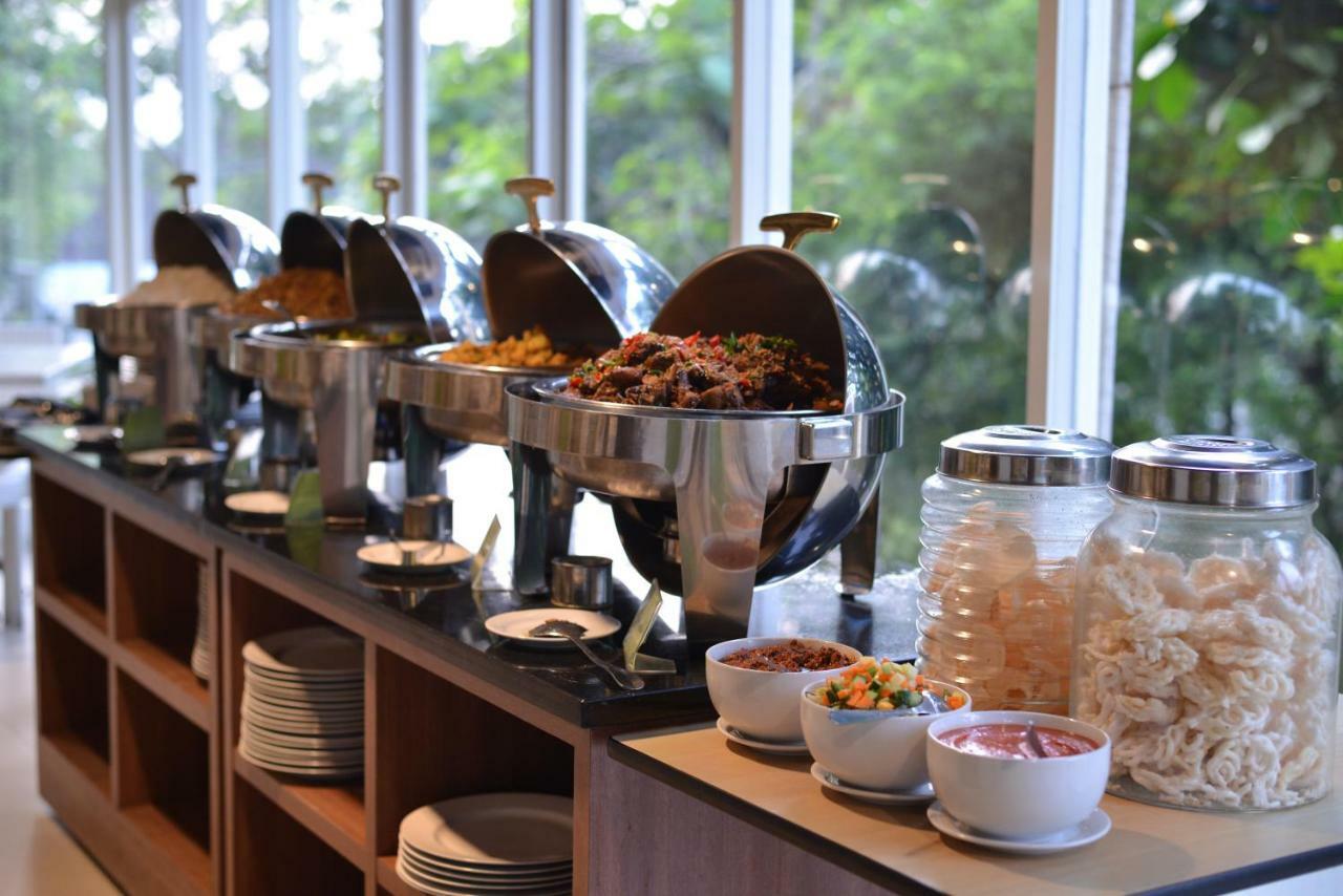 Whiz Prime Hotel Pajajaran Bogor Luaran gambar